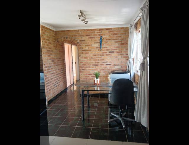 3 BEDROOM HOUSE FOR SALE IN NEWLANDS WEST